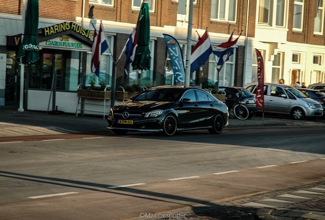 Mercedes-Benz CLA 45 AMG C117