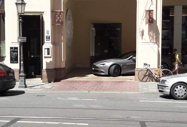 Aston Martin Vanquish Volante