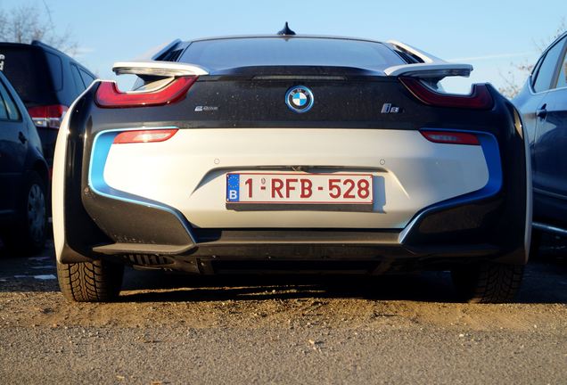 BMW i8