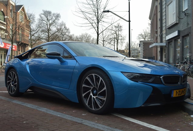 BMW i8