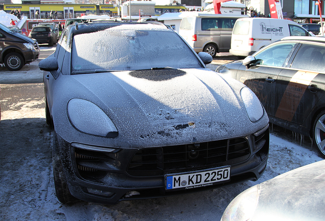 Porsche 95B Macan GTS