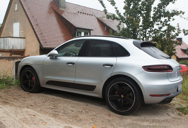 Porsche 95B Macan GTS