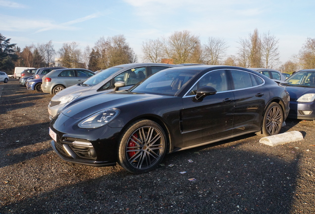 Porsche 971 Panamera Turbo