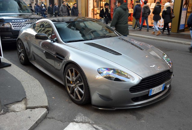 Aston Martin V8 Vantage S