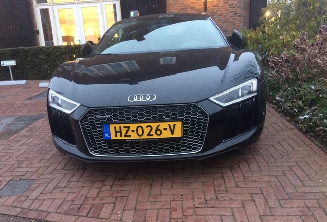 Audi R8 V10 Plus 2015