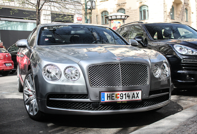 Bentley Flying Spur V8