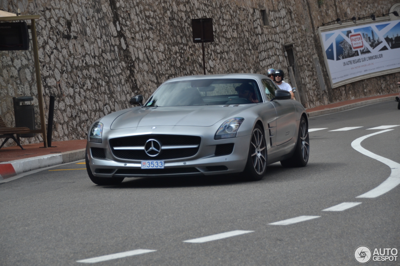 Mercedes-Benz SLS AMG