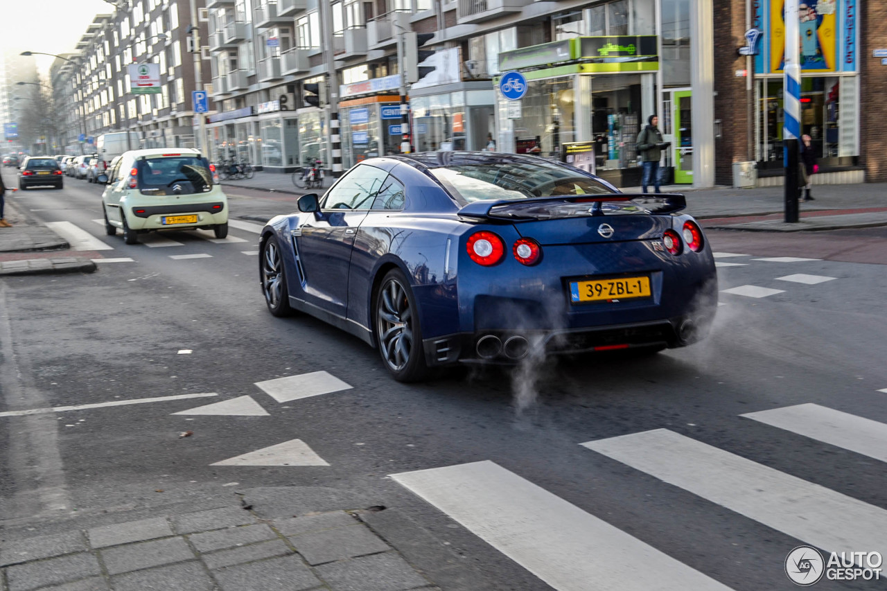 Nissan GT-R 2011