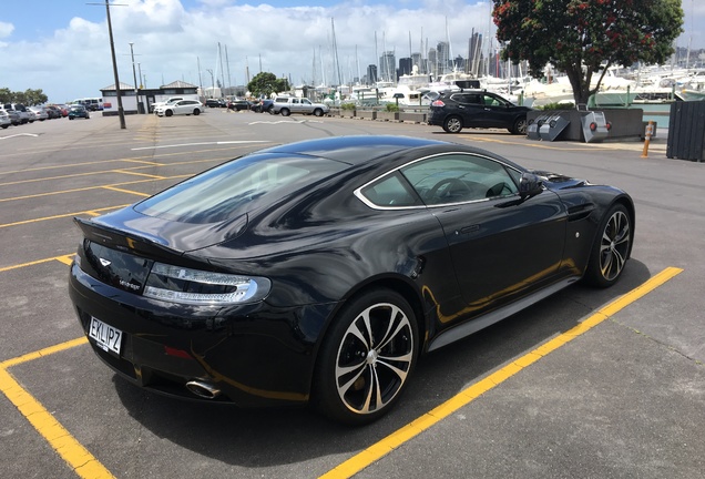 Aston Martin V12 Vantage