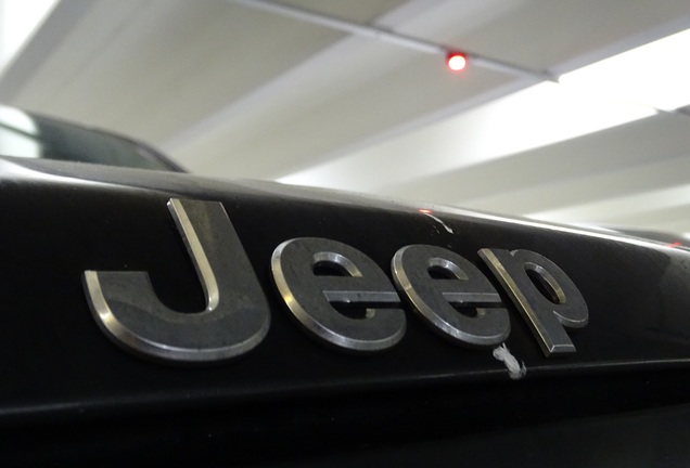 Jeep Grand Cherokee SRT-8 2005
