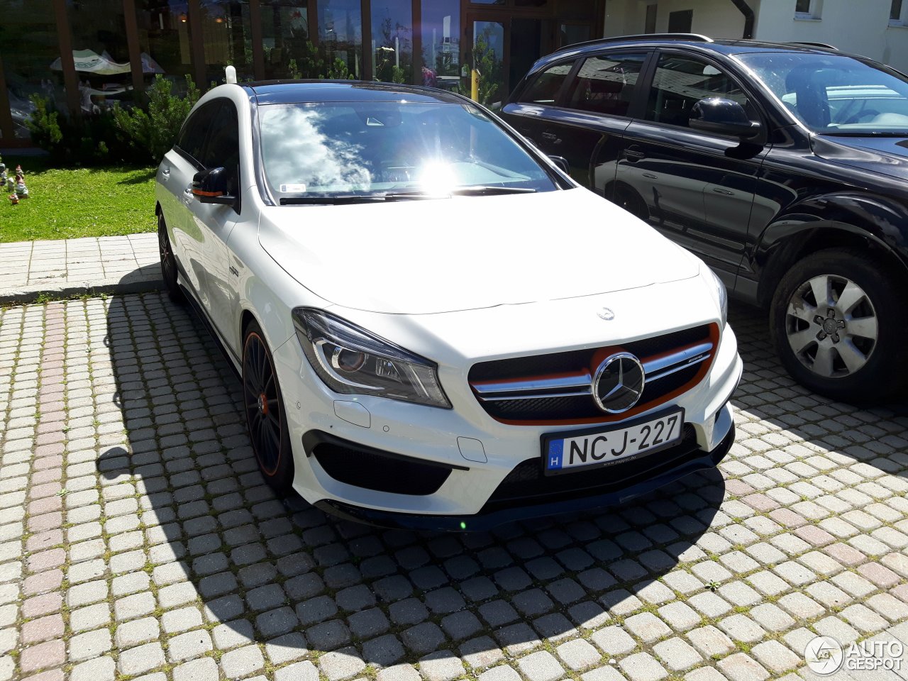 Mercedes-Benz CLA 45 AMG Shooting Brake OrangeArt Edition