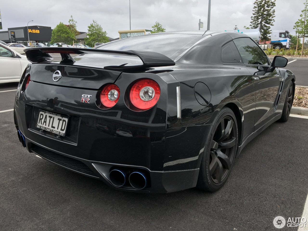 Nissan GT-R