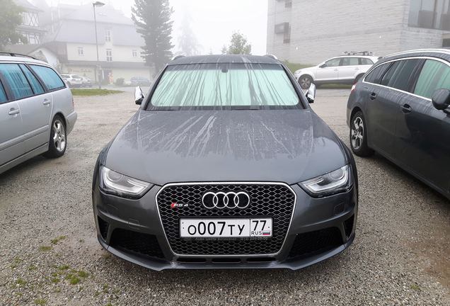 Audi RS4 Avant B8