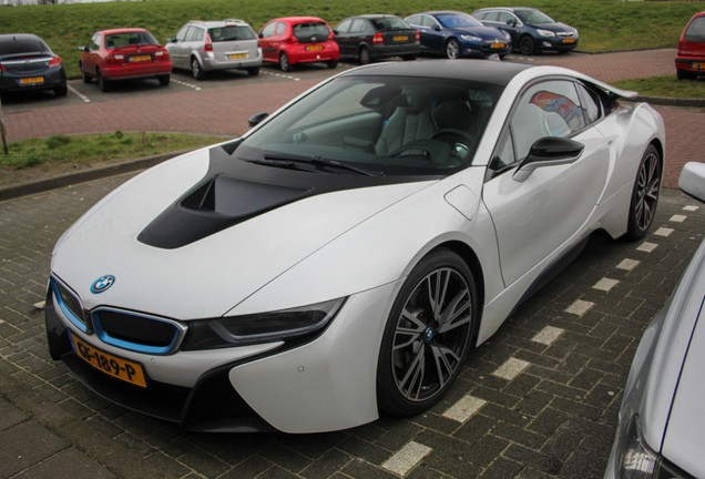 BMW i8