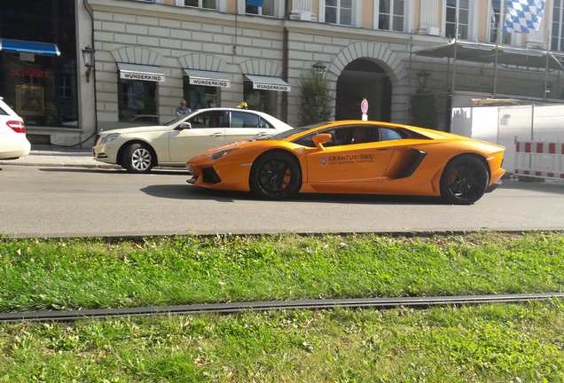 Lamborghini Aventador LP700-4