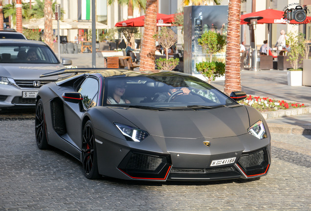 Lamborghini Aventador LP700-4 Roadster Pirelli Edition