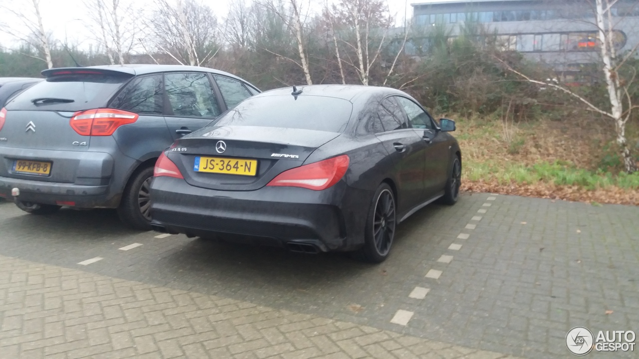 Mercedes-Benz CLA 45 AMG C117