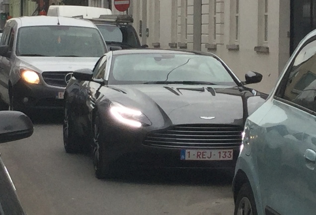 Aston Martin DB11