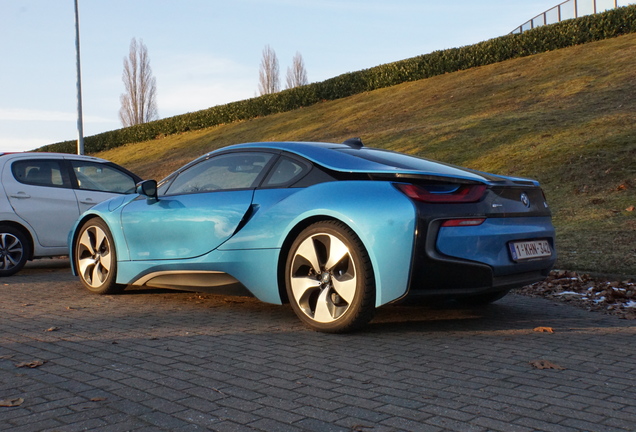 BMW i8