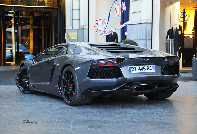 Lamborghini Aventador LP700-4