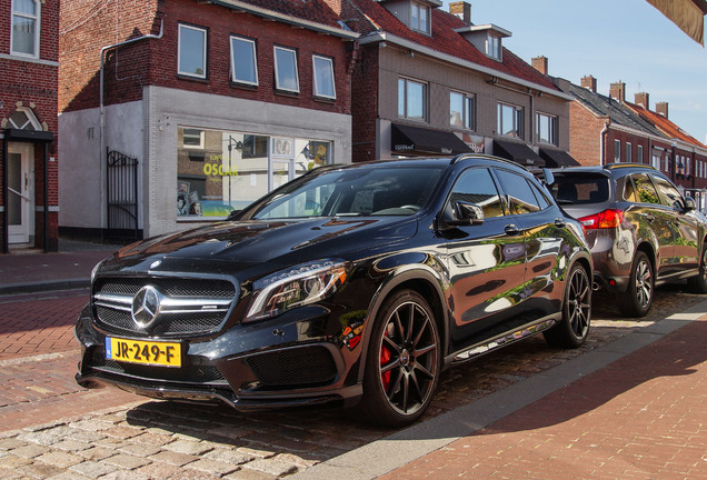 Mercedes-Benz GLA 45 AMG X156