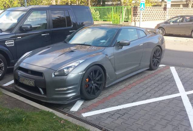 Nissan GT-R