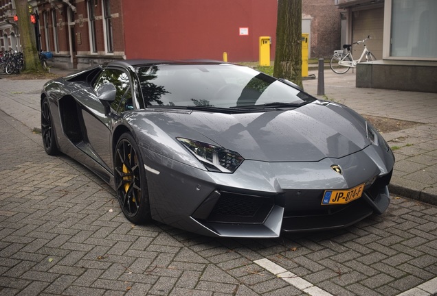 Lamborghini Aventador LP700-4 Roadster