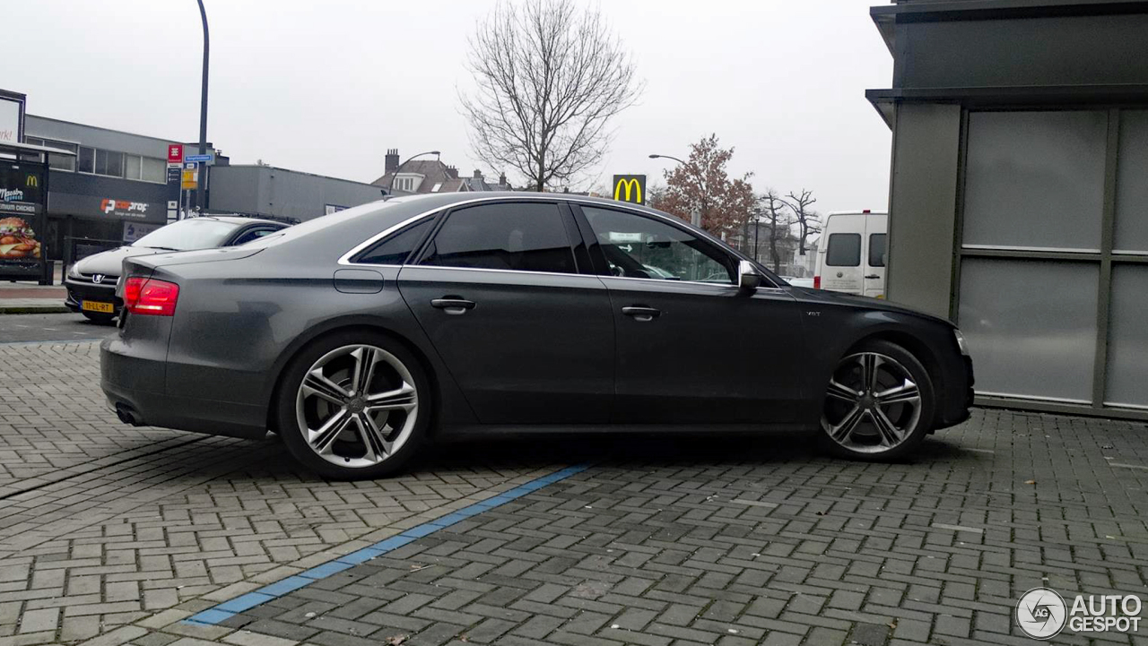 Audi S8 D4