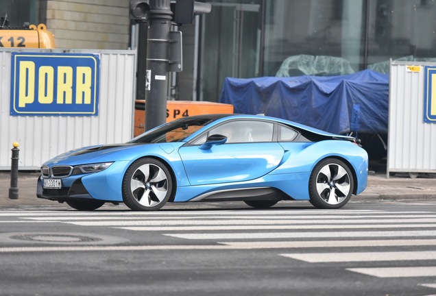 BMW i8