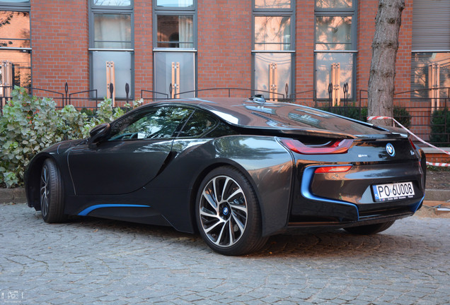 BMW i8