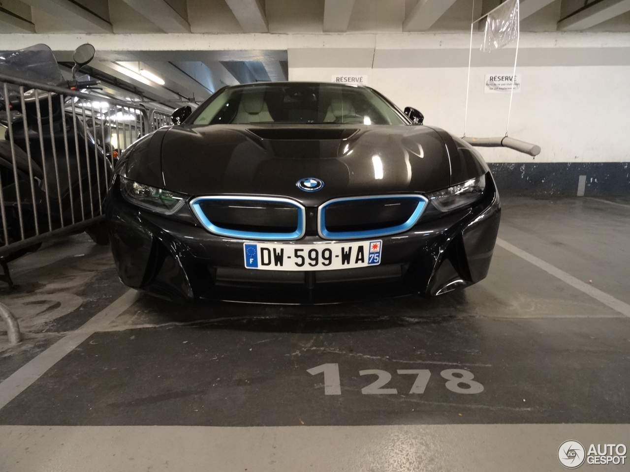 BMW i8