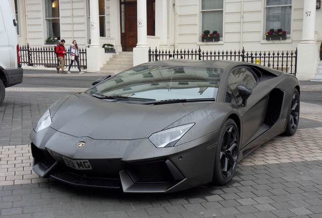 Lamborghini Aventador LP700-4