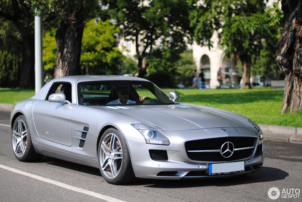 Mercedes-Benz SLS AMG