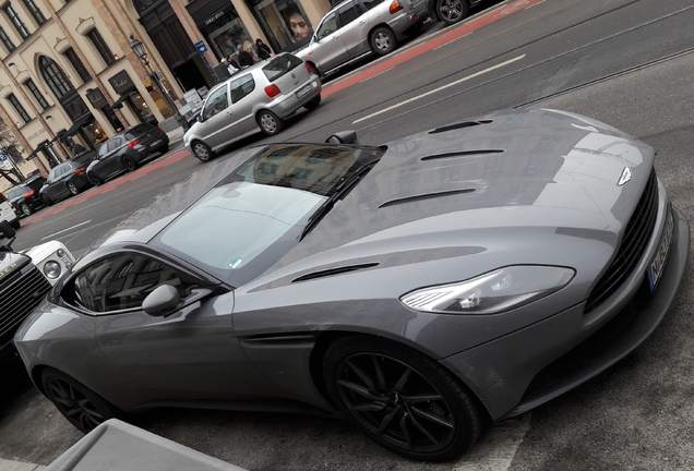 Aston Martin DB11