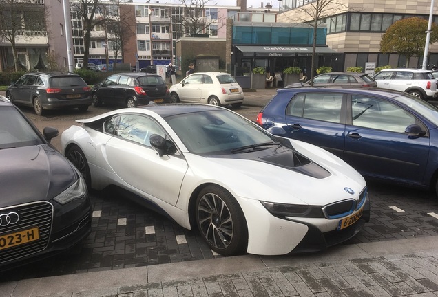 BMW i8