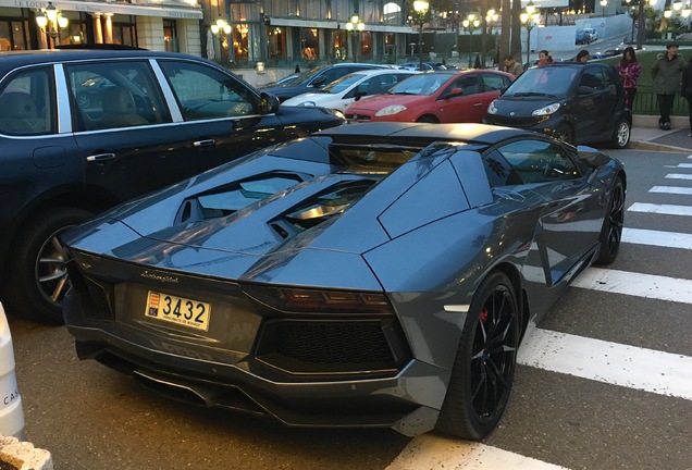 Lamborghini Aventador LP700-4 Roadster