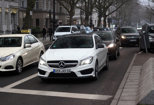 Mercedes-AMG CLA 45 Shooting Brake X117