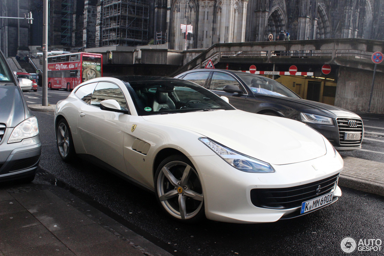 Ferrari GTC4Lusso