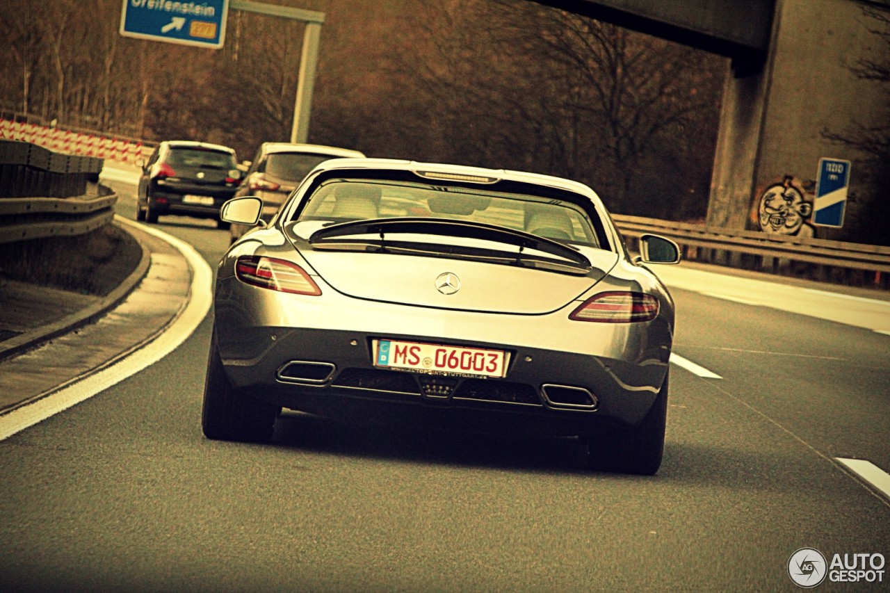 Mercedes-Benz SLS AMG