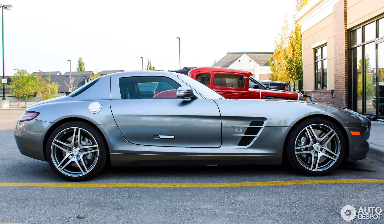 Mercedes-Benz SLS AMG