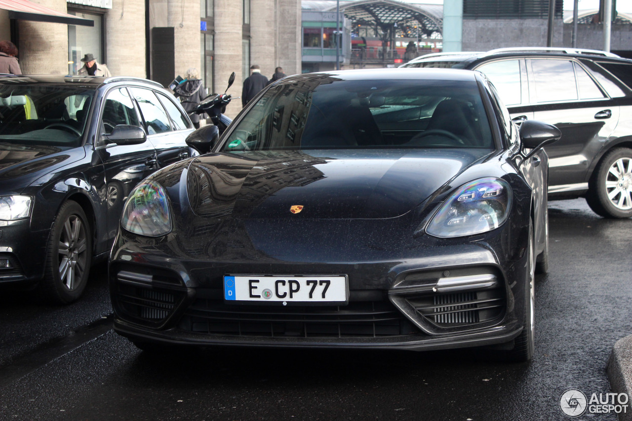 Porsche 971 Panamera Turbo