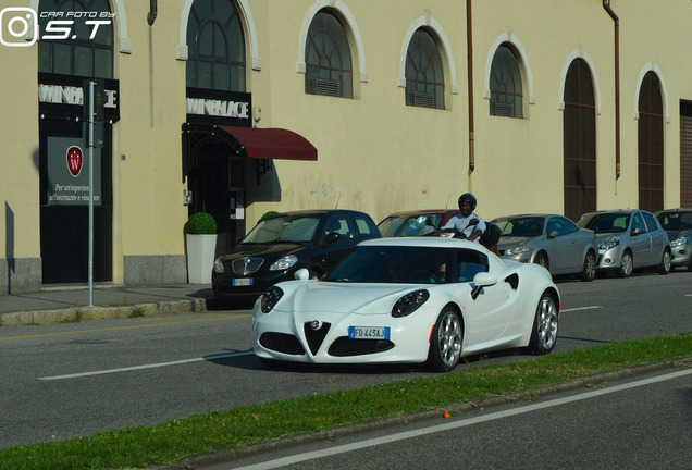 Alfa Romeo 4C Coupé