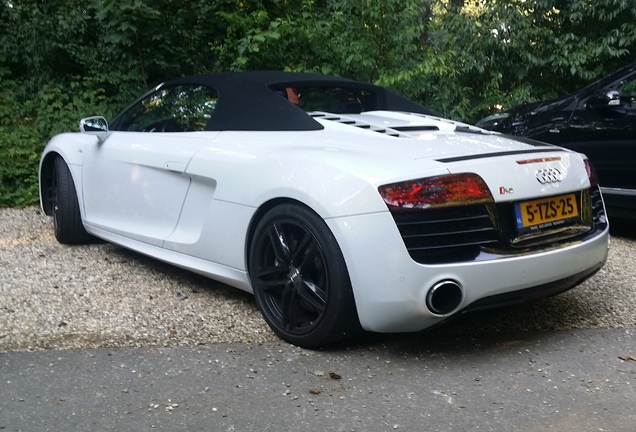 Audi R8 V10 Spyder 2013