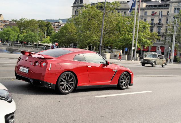 Nissan GT-R 2012