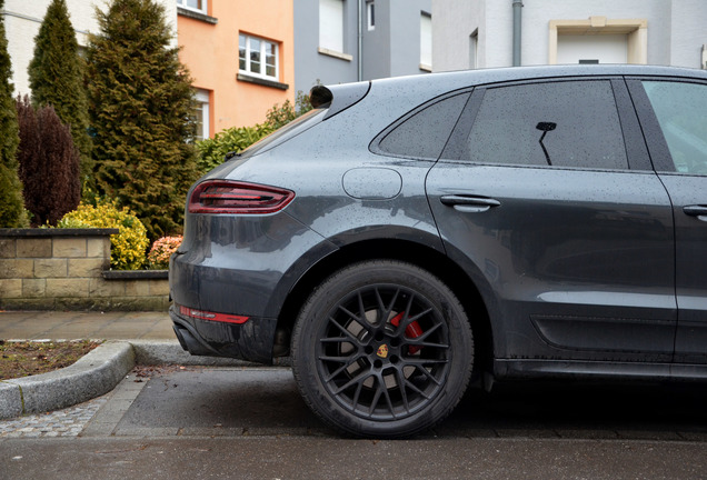 Porsche 95B Macan GTS