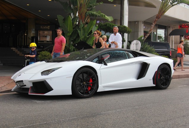 Lamborghini Aventador LP700-4 Pirelli Edition