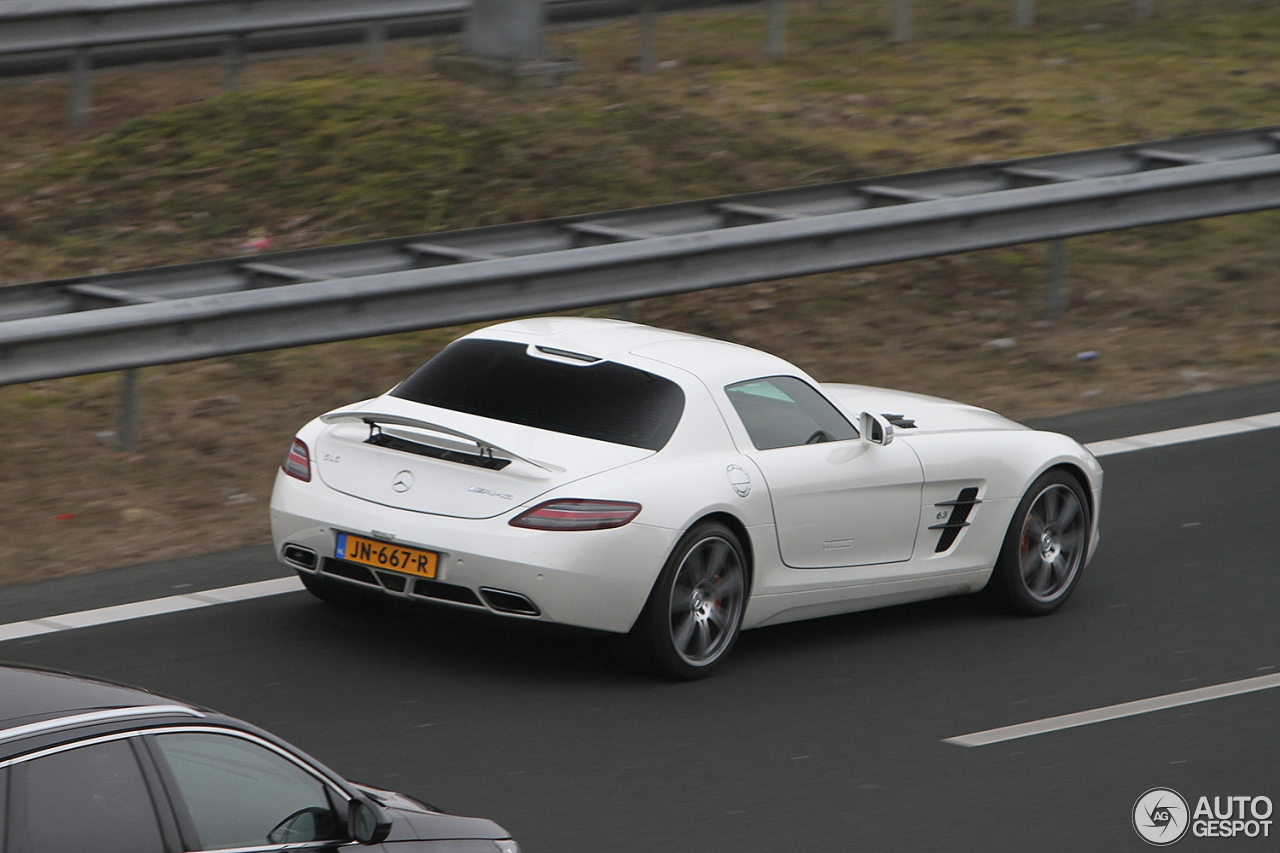 Mercedes-Benz SLS AMG