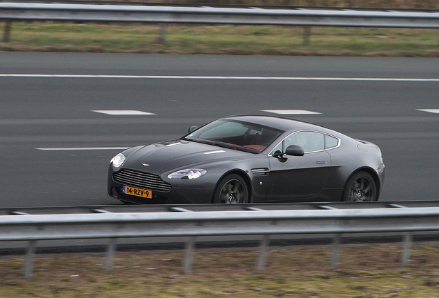 Aston Martin V8 Vantage S