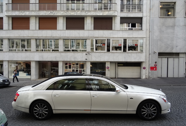 Maybach 62 S Landaulet 2011