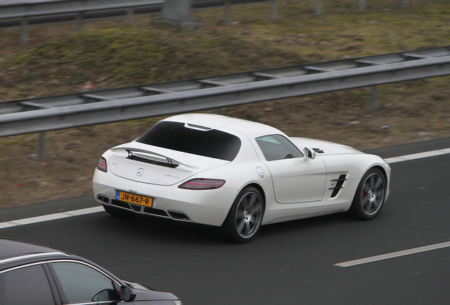 Mercedes-Benz SLS AMG